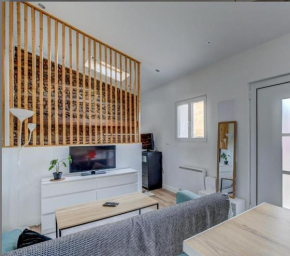 Joli studio maisonnette avec cachet